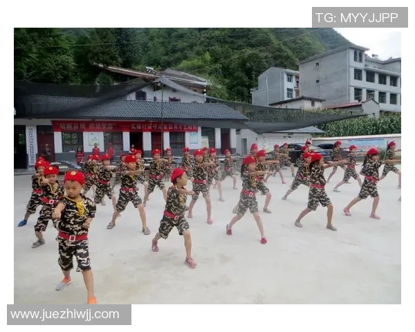 足球巨星献爱心公益行动 用脚踢响希望的旋律 助力贫困儿童成长与梦想